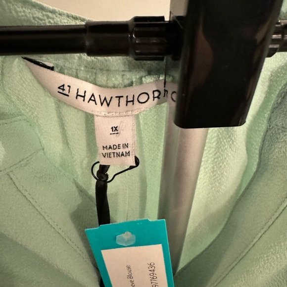 Mint Green Women's Top - Picture 3 of 8